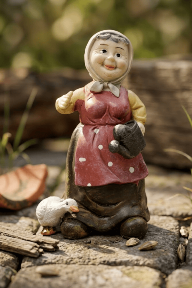 Köylü Nine Biblosu