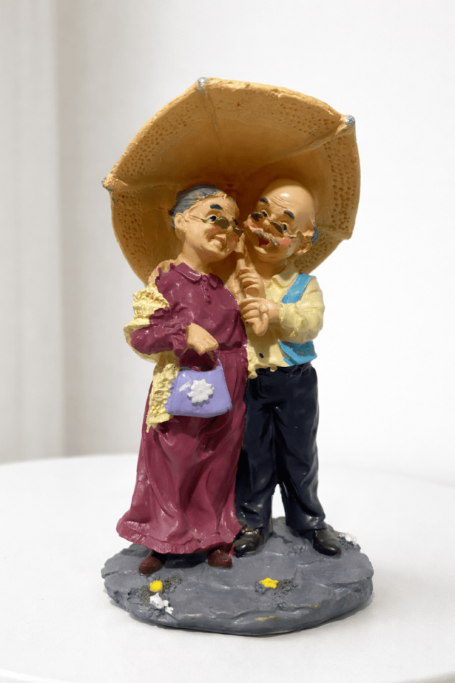 Şemsiyeli İhtiyar biblo