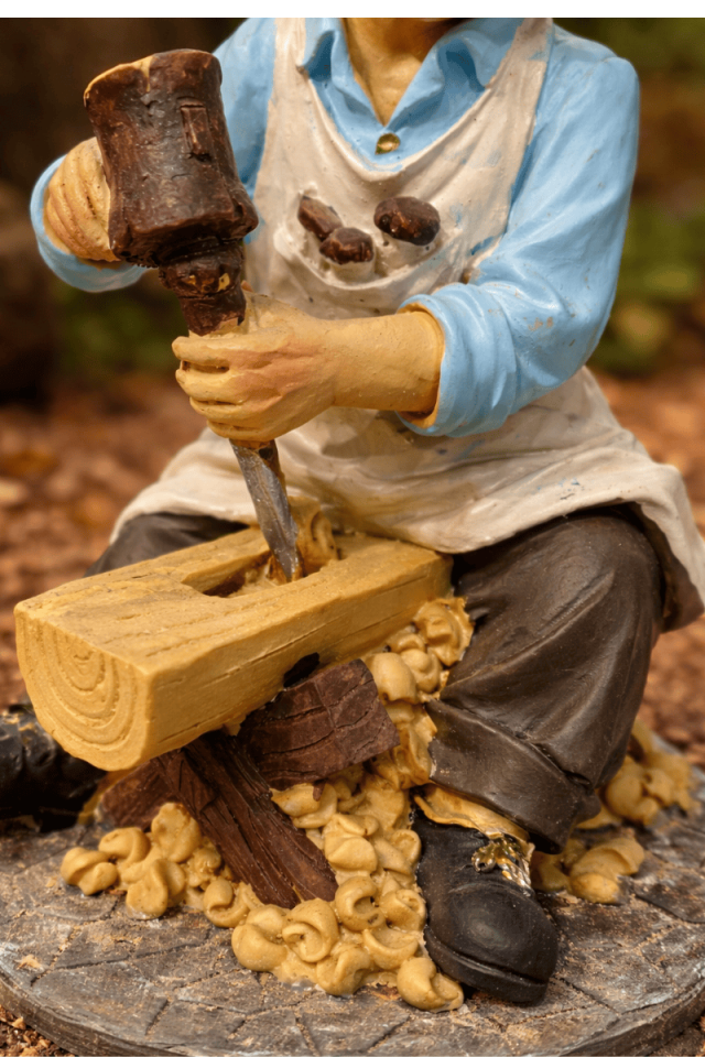 Ahşap oymacısı ihtiyar biblo