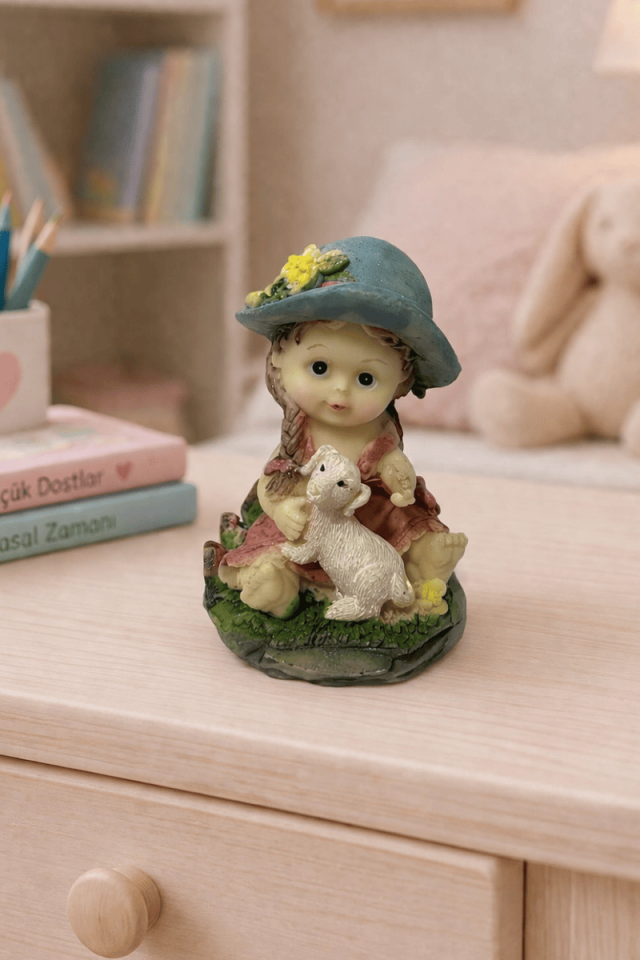 Şapkalı kız ve kuzucuk