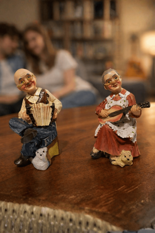 Akordiyon & keman çalan ihtiyar çift biblo