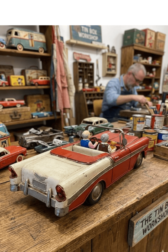 Klasik Üstü Açık Metal Vintage Araba