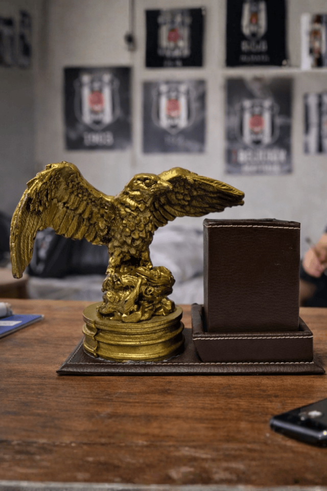 Kartal Figürlü Masaüstü Deri Kalemlik