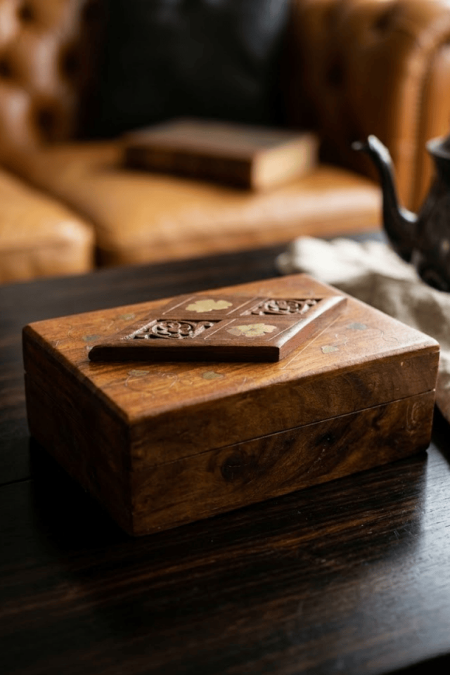 İşlemeli Ceviz Kutu