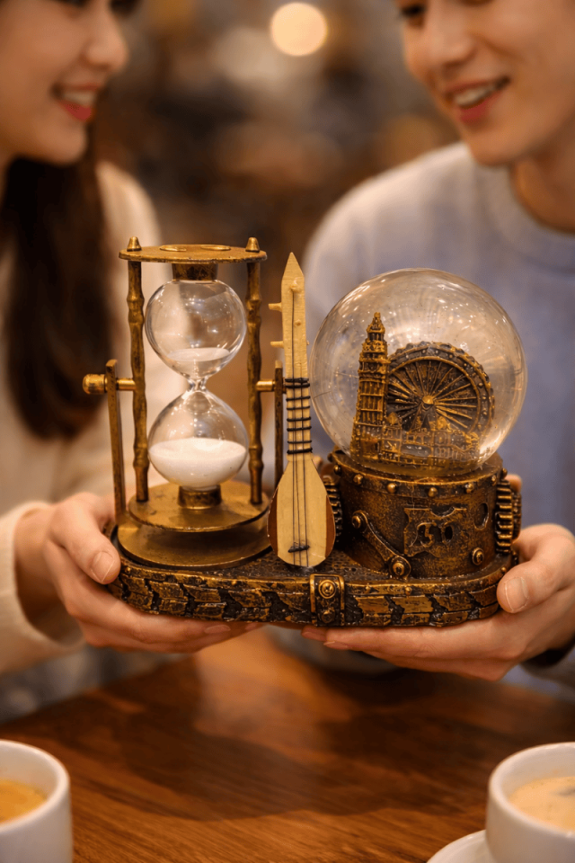 Kum Saati & Kar Küresi