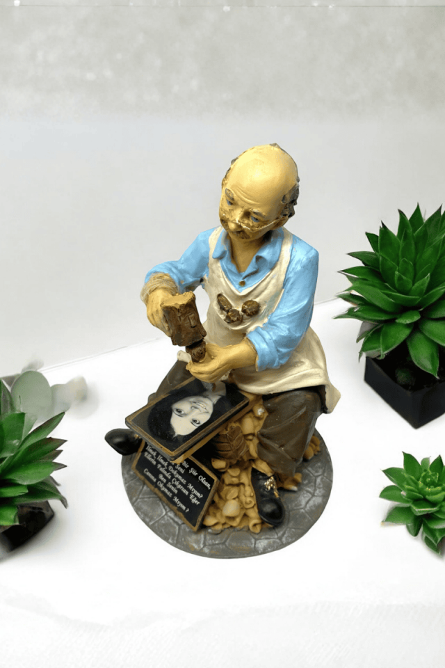 Resim İşleyen Dede Biblo