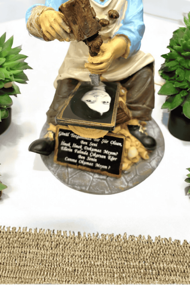 Resim İşleyen Dede Biblo