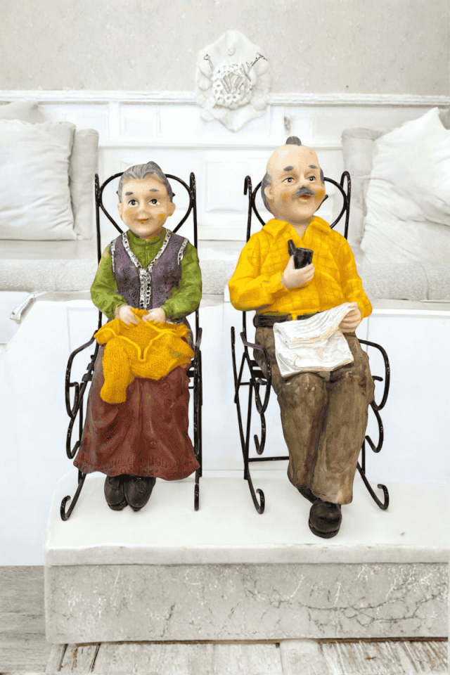 Büyük Yaşlı Çift Biblo