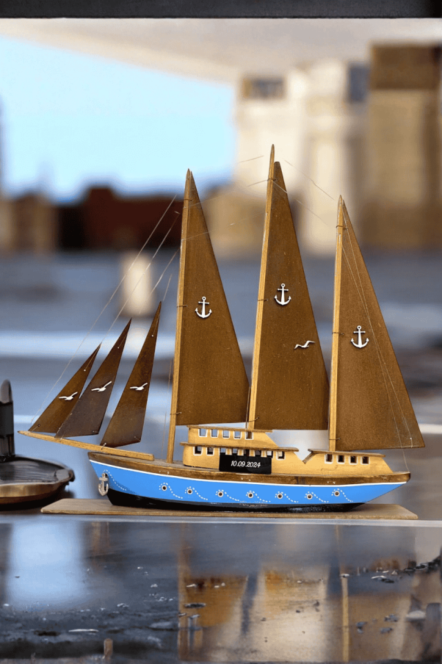 Ahşap Yelkenli Büyük Gemi