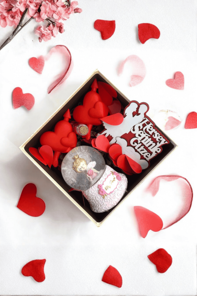 Kişiye Özel Hediye Kutusu