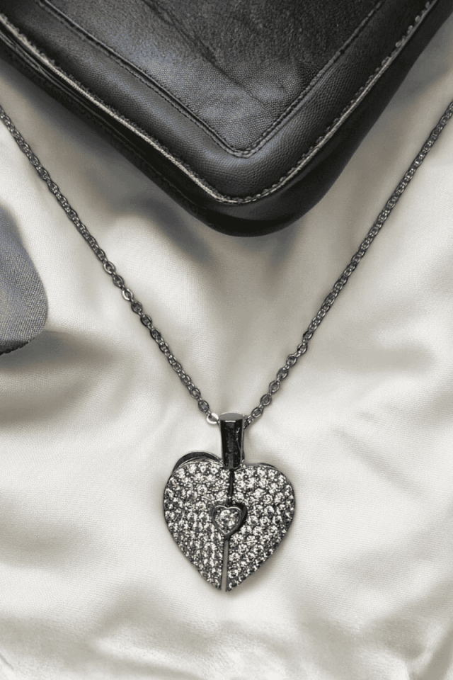 Kişiye Özel Kalp Kanatları Açılan Kolye