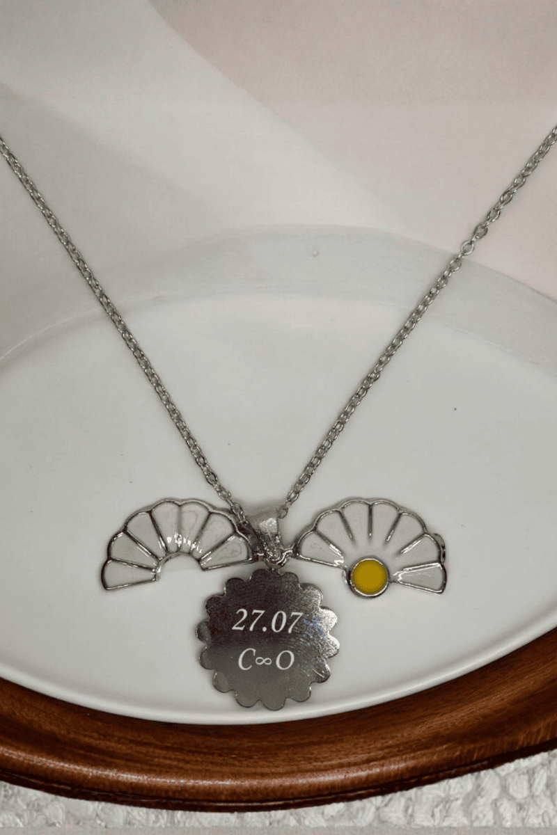 Kanatları Açılan Papatya Kolye