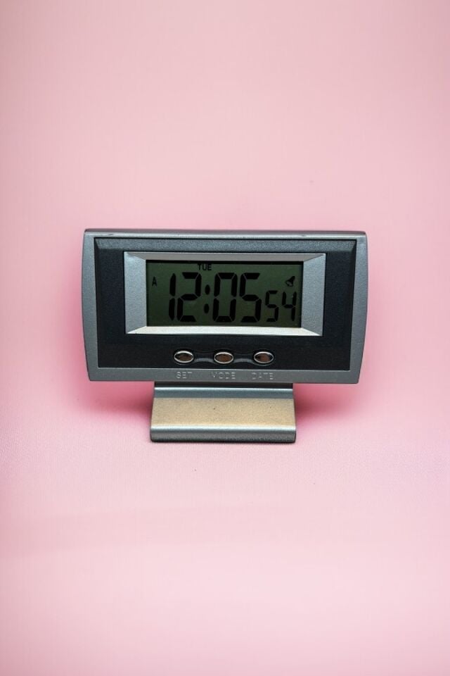 Dijital Masa Üstü Saat