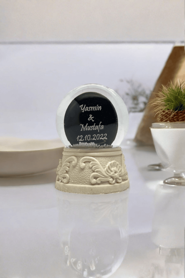 Kar Küresi Orta Boy Resimli