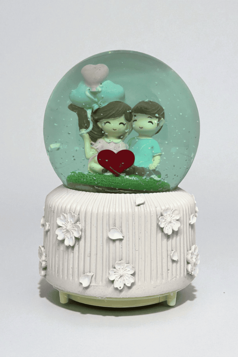 Büyük Boy Kar Küresi